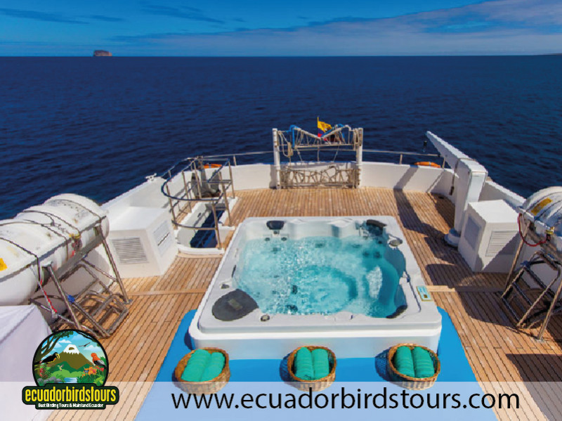 Grand Magestic Galapagos Cruise 10