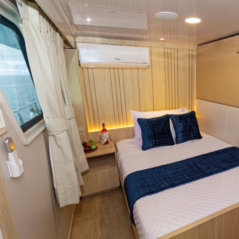 orion cruise galapagos by ecuador birds tours (1)